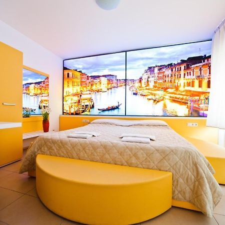 Autosole Motel Riga Ruang foto